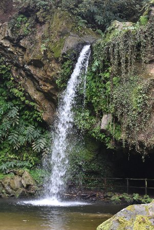 104.Lomba de Sao Pedro-Gruta Waterfall