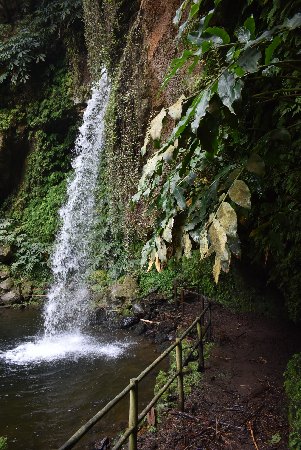 105.Lomba de Sao Pedro-Gruta Waterfall
