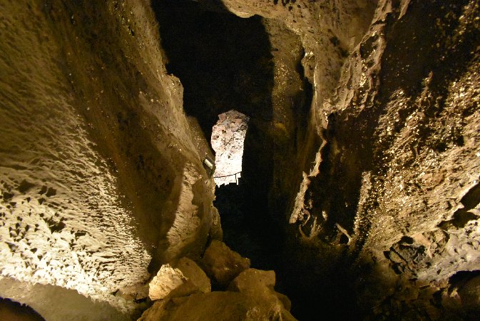 050.Cueva de Los Verdes