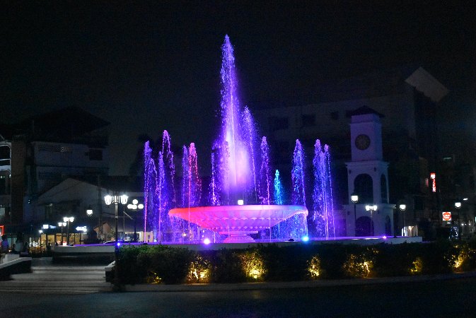 001a_Vien_Nam Phou Fountain