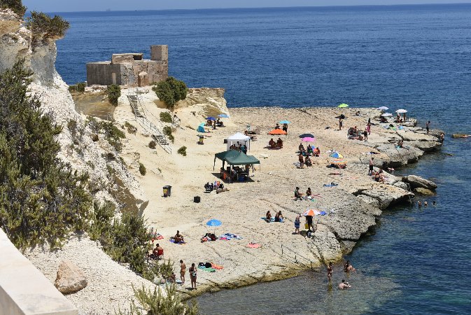 057.Marsaskala_St Thomas Bay_Public beach