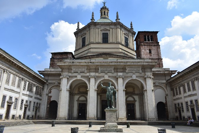 098_It-Mil_Basilica di San Lorenzo-Statua di Costantino