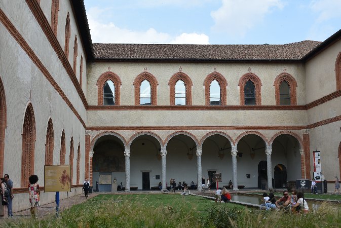 105_It-Mil_Castello Sforzesco-La Corte Ducale