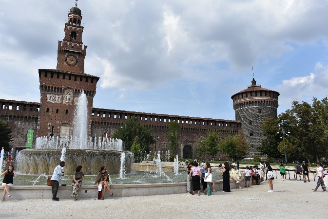 108_It-Mil_Castello Sforzesco-Fontana di Piazza Castello