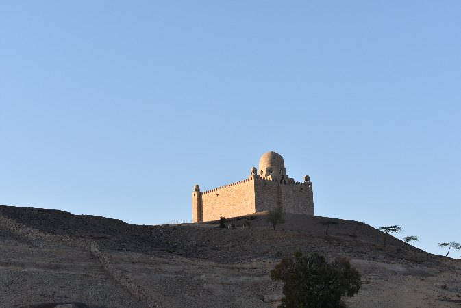 006.Eg_Aswan-Aga Khan Mausoleum