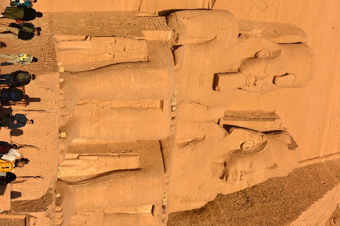 014.Eg_Abu Simbel-Great Temple-Gigantic Statues King Ramses II