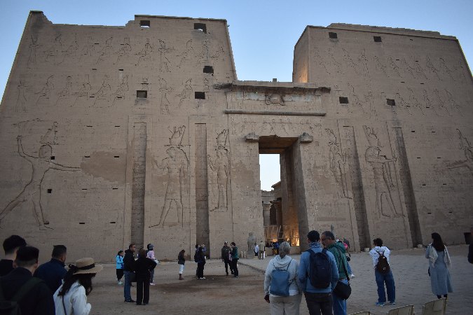 048.Eg_Edfu Temple