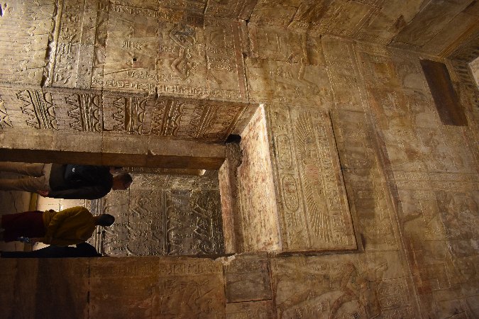 055.Eg_Edfu Temple-Chamber