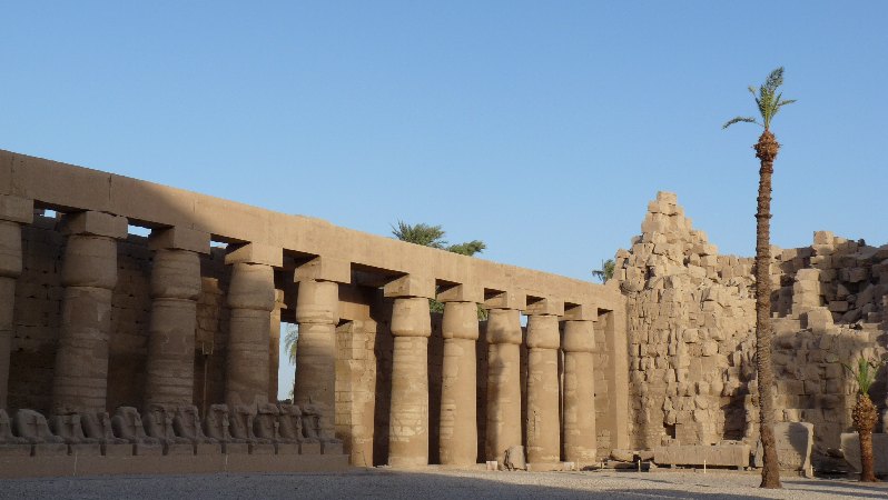 061.Eg_Karnak-Great Court