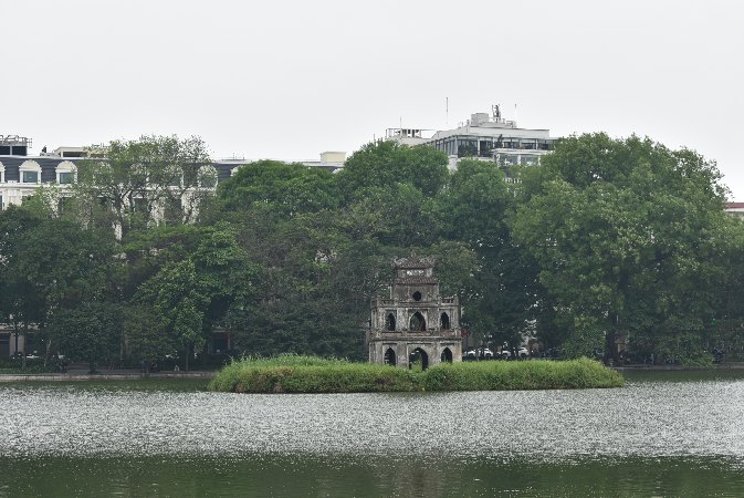 16_Vie_Hanoi-Hoan Kiem Lake-Turtle Tower