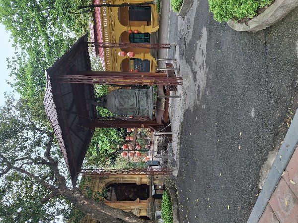 28_Vie_Hanoi-Bronze bell