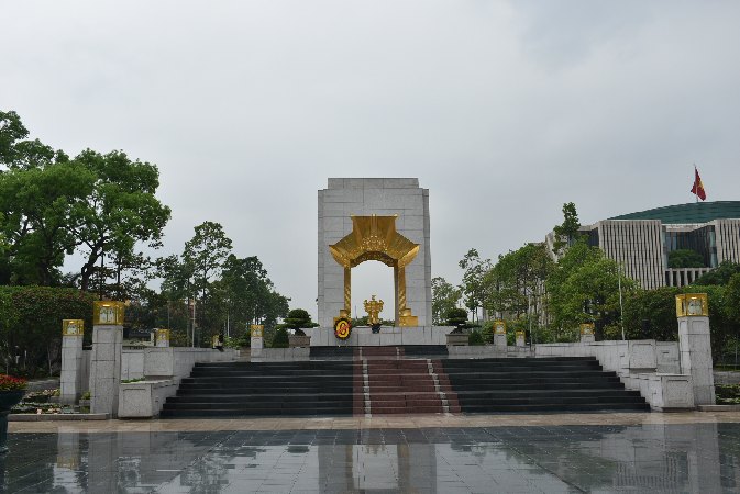 40_Vie_Hanoi-Vietnam War Memorial