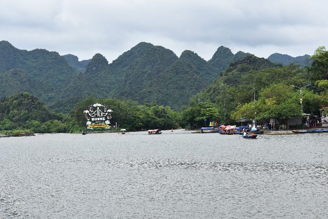 58_Vie_PerfumePagoda-Suoi Yen Boat Trip 