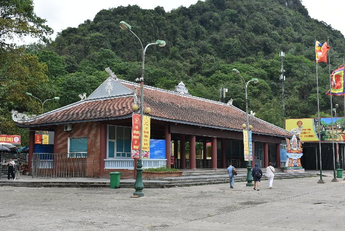65_Vie_PerfumePagoda-Thien Tru Temple