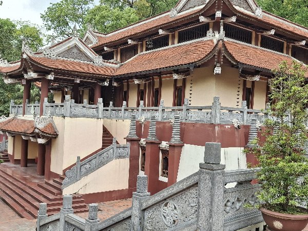 72_Vie_PerfumePagoda-Thien Tru Pagoda