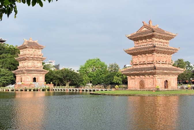 124_Vie_NinhBinh-Tu An Tower and Silver Pagoda