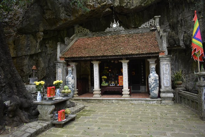 146_Vie_NinhBinh-Trang An Boat Tour-Phu Khong Temple