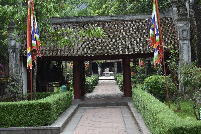 157_Vie_NinhBinh-Temple of Emperor Le Dai Hanh