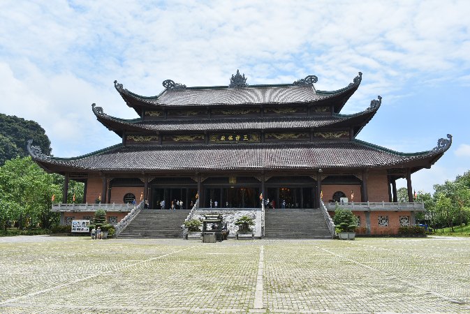 186_Vie_NinhBinh-Bai Ding pagoda-The Three Periods Hall and Temple