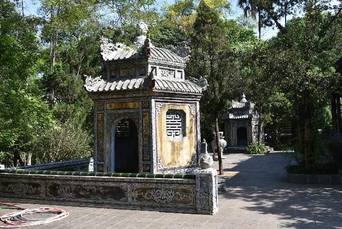 291_Vie_Hue-Tu Hieu Pagoda