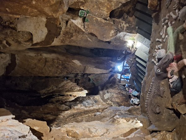 304_Vie_DaNang-MarbleMount-Am Phu Cave