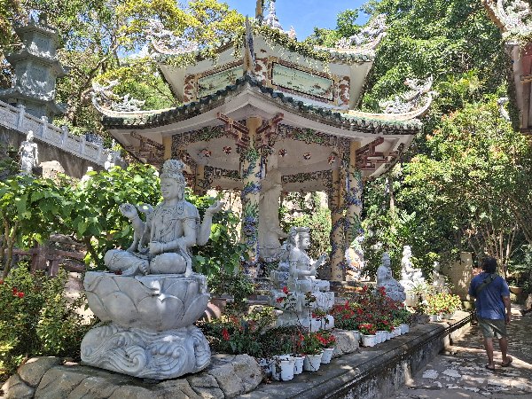 309_Vie_DaNang-MarbleMount-Linh Ung Pagoda