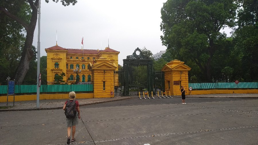 049__Vie_Hanoi-Prezidentský palác-Phú Chú tic