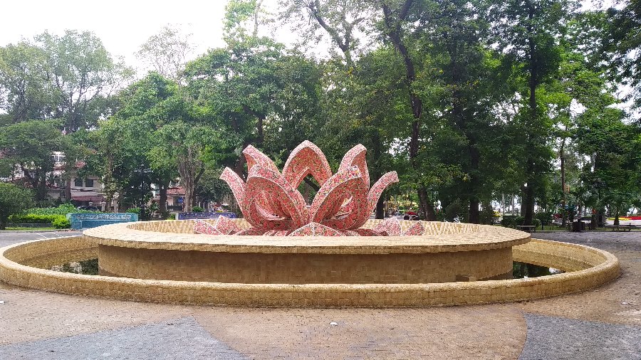 050__Vie_Hanoi-Mai Xuan Thuong Garde