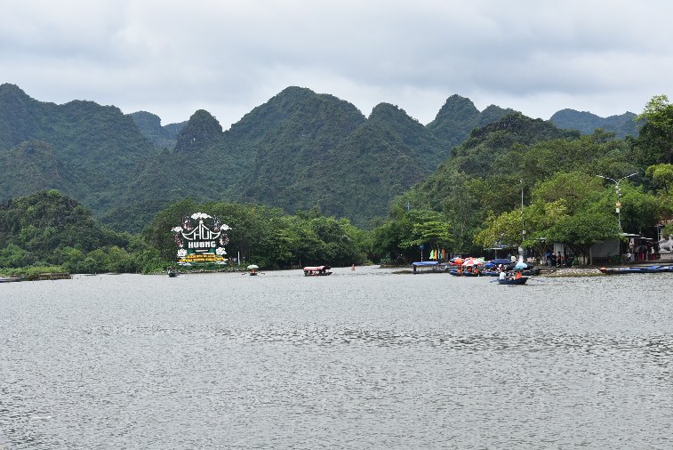 058__Vie_PerfumePagoda-Suoi Yen Boat Trip