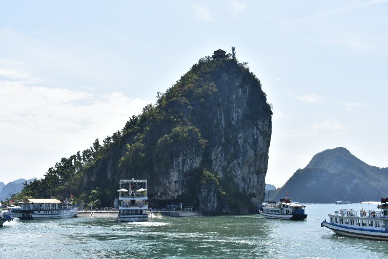 083__Vie_HaLong-Ti Top Islan