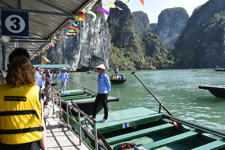 087__Vie_HaLong-Hang Luon Cav