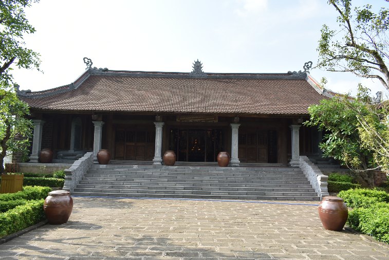 122__Vie_NinhBinh-Chua Van