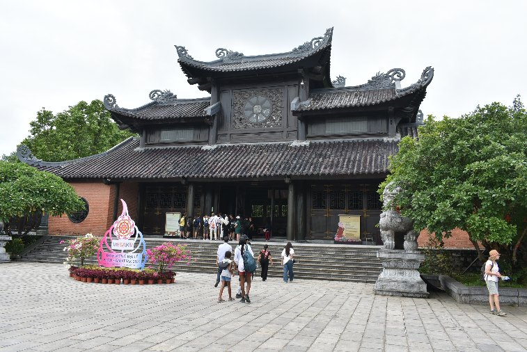 177__Vie_NinhBinh-Bai Ding pagoda-The Internal Three Gate