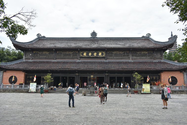 180__Vie_NinhBinh-Bai Ding pagoda-The Kuan-Yin Hal