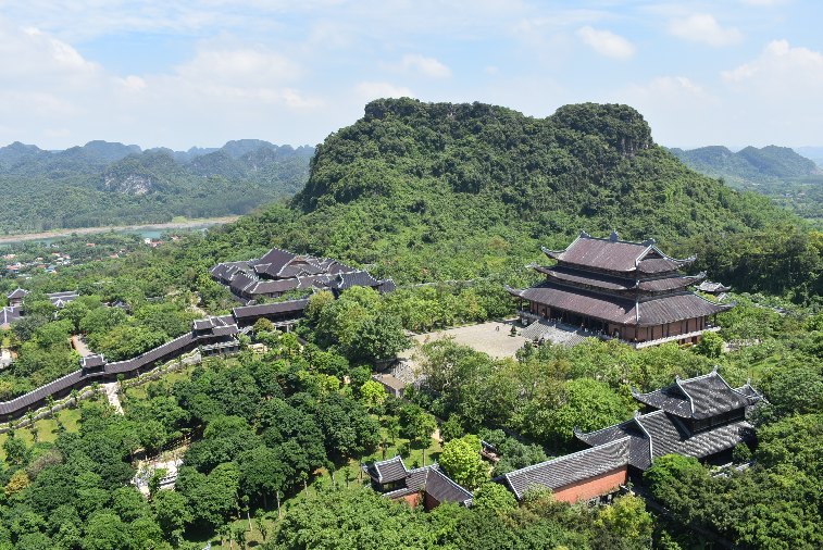 193__Vie_NinhBinh-Bai Ding pagoda-Bao Thap Stupa-výhle